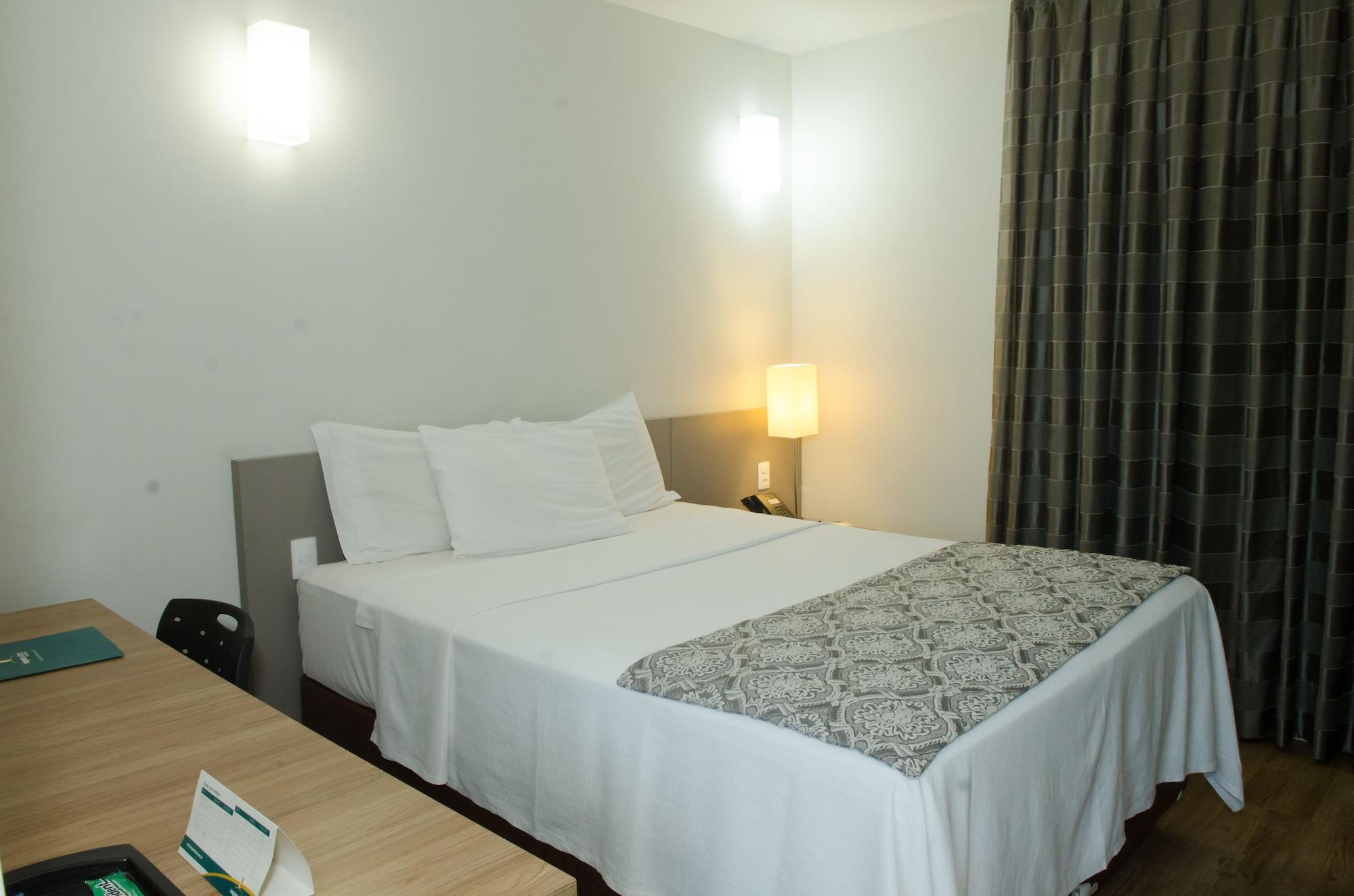 Hotel ímpar Suítes Expominas
