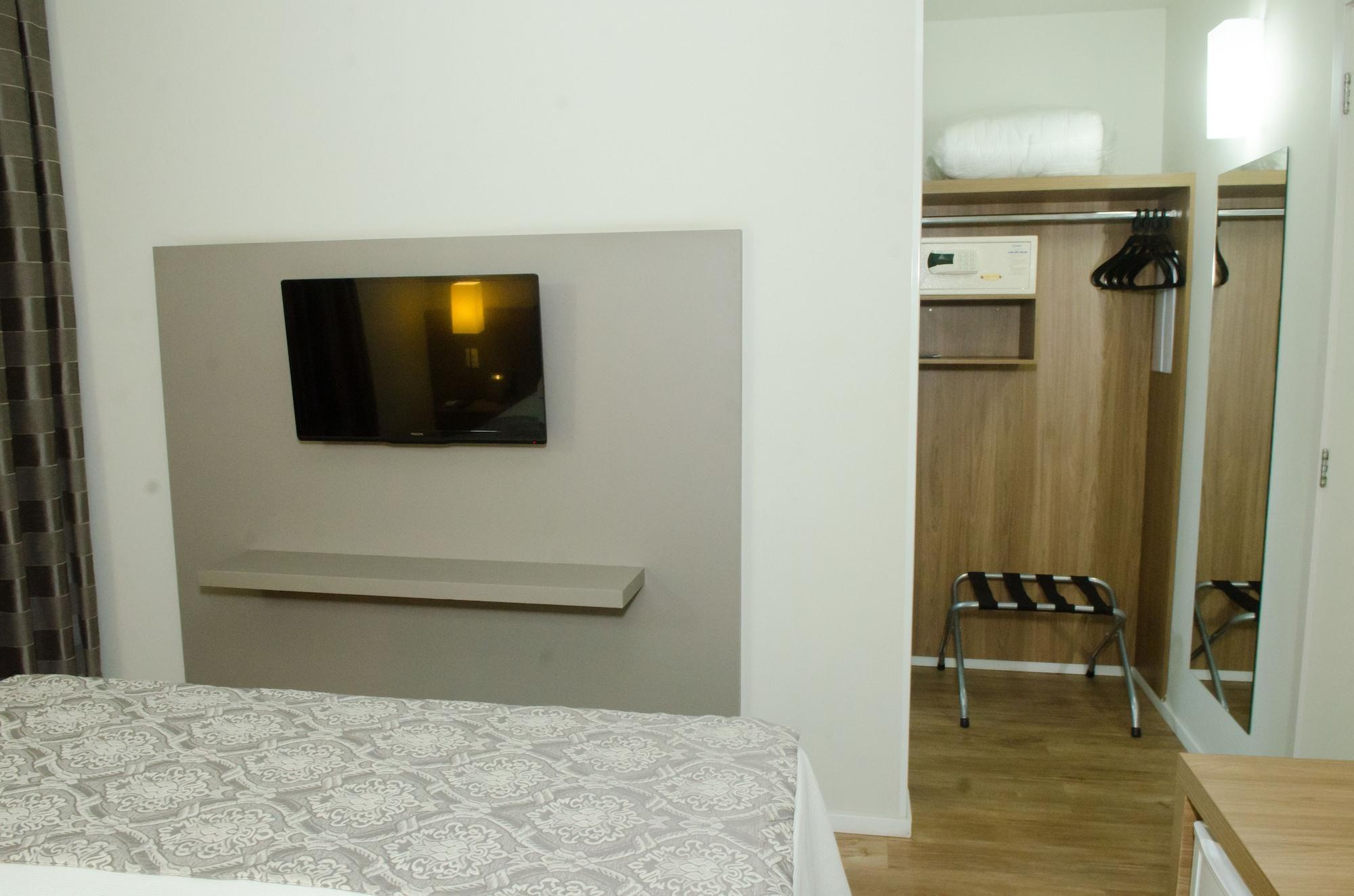 Hotel ímpar Suítes Expominas 4*