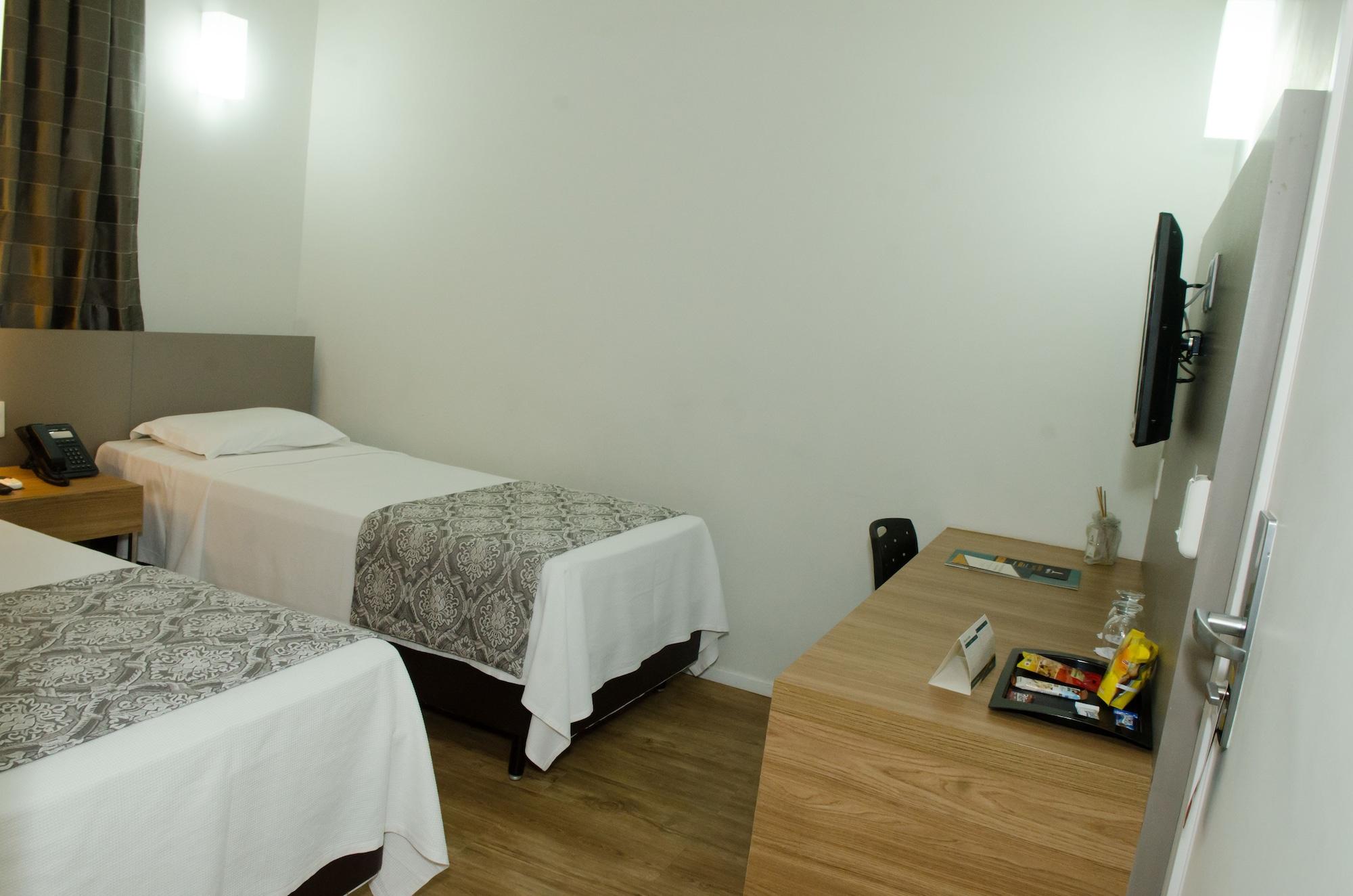 Hotel ímpar Suítes Expominas